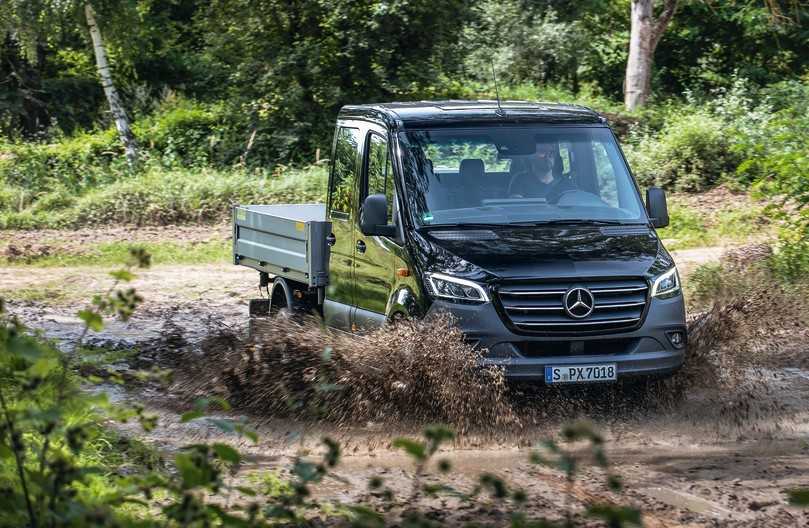 Da geht noch was: Bis zu 500 mm Wassertiefe durchquert der Mercedes Transporter mit Allradantrieb. | Foto: Mercedes-Benz Vans