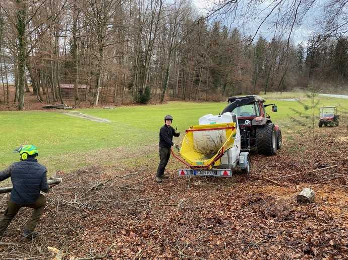 Nach einem Unwetterereignis werden die betroffenen Bereiche effizient freigeräumt. | Foto: Golf-Club Feldafing