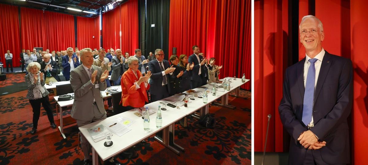Ein besonderer Moment: Mit stehenden Ovationen verabschiedete die rbv-Mitgliederversammlung den scheidenden Hauptgeschäftsführer Dieter Hesselmann. | Foto: rbv/Sabine Grothues