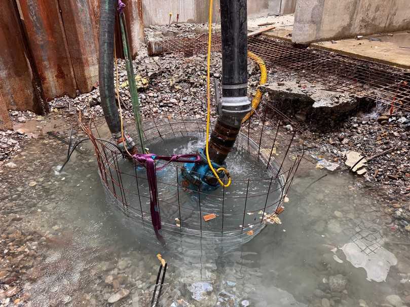 Starkregen, Trockenlauf und Hitzewellen: Tsurumi bietet ausdauernde L�ösungen für die Wasserhaltung auf Sommerbaustellen. | Foto: Tsurumi