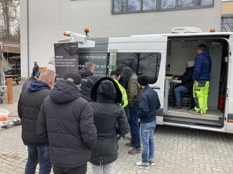 Im praktischen Ausbildungsteil werden Sanierungstechniken vor Ort und zum Anfassen vorgeführt. | Foto: VSB