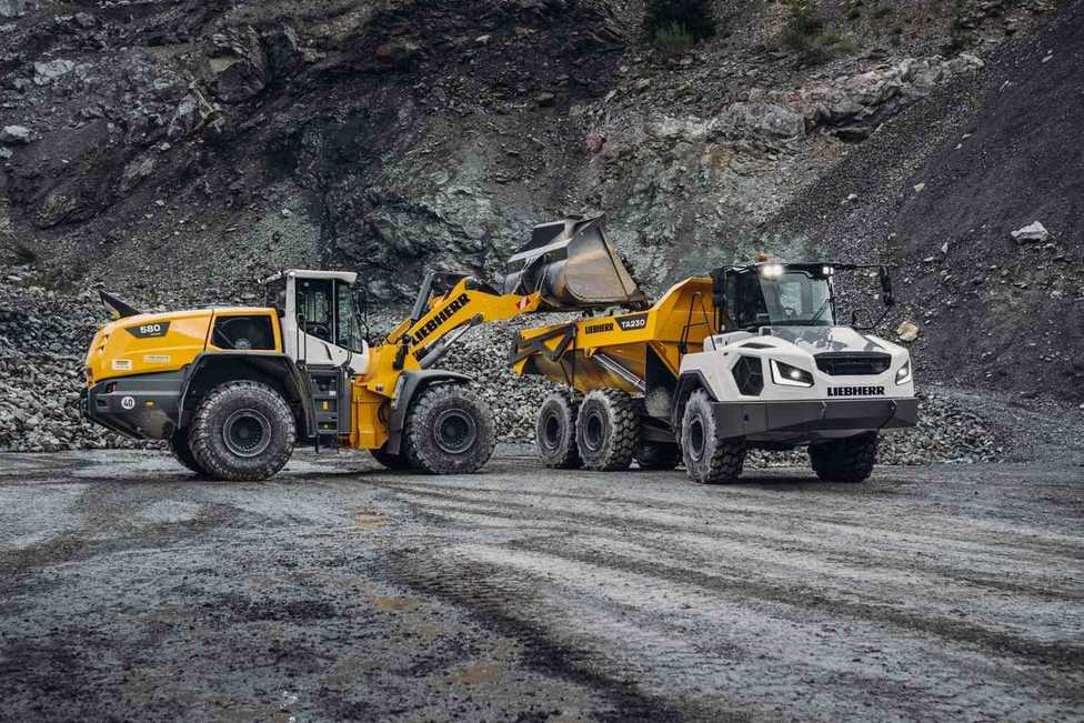 Liebherr Baumaschinen für die Gewinnungsindustrie auf der Steinexpo in Homberg (Ohm)