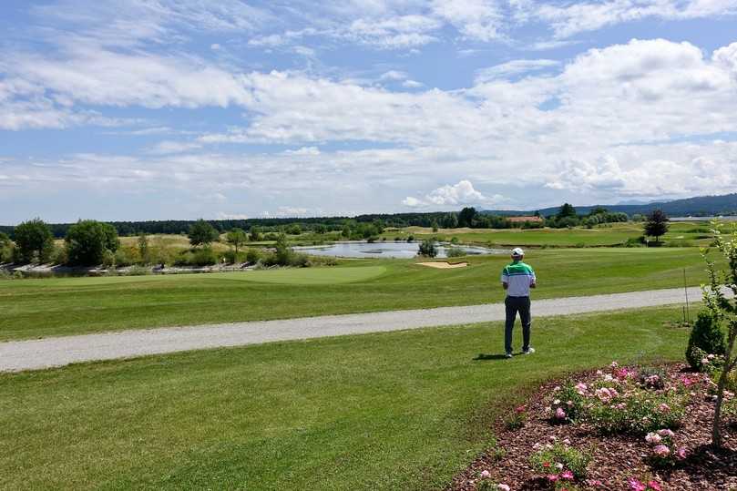 Über einen Gesamtzeitraum von sechs Jahren wird die Ökosystem-Leistung von Flora, Fauna und landschaftlichen Aspekten im Golf Valley analysiert und die biologische Vielfalt auf der Anlage gefördert. | Foto: bs