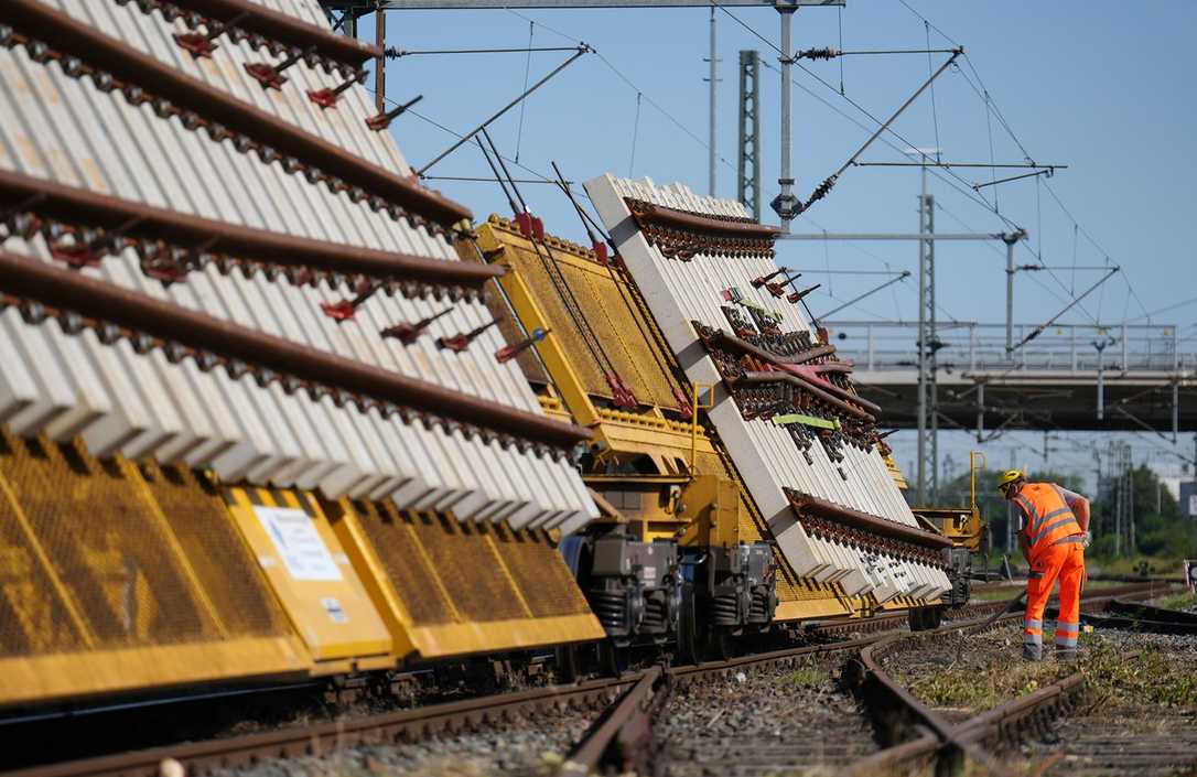 Bahnverkehr kurz vorm Kollaps: Seit Jahren unprofessionelle Baustellen-Planung