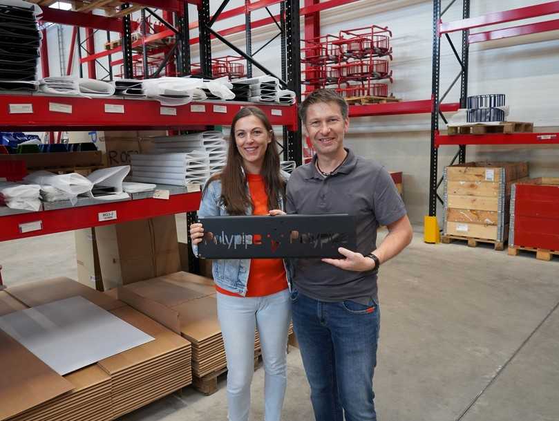 Die Geschäftsführer der Polypipe Solutions Jens Becker und Ricarda Schönfeld beim Besuch in Porvoo, Finnland. Als Vertragspartner und Händler des gesamten Picote-Sortiments gibt es auch die Millers von Picote jetzt im Polypipe-Design. | Foto: Polypipe