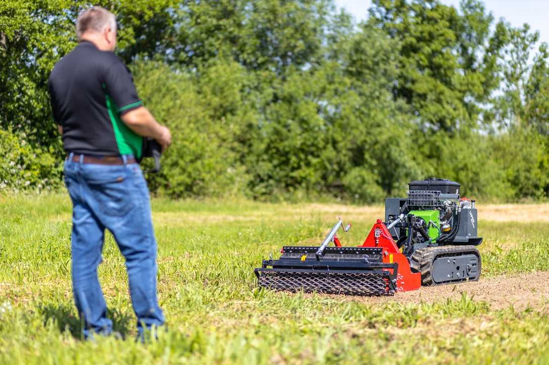 Lipco auf Demopark: Anbaugeräte zur Bodenvorbereitung und Aussaat