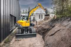 Liebherr schickt zwei kompakte Bagger ins Rennen