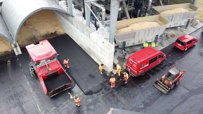 Pflanzenkohle macht den Asphalt zur CO2-Senke