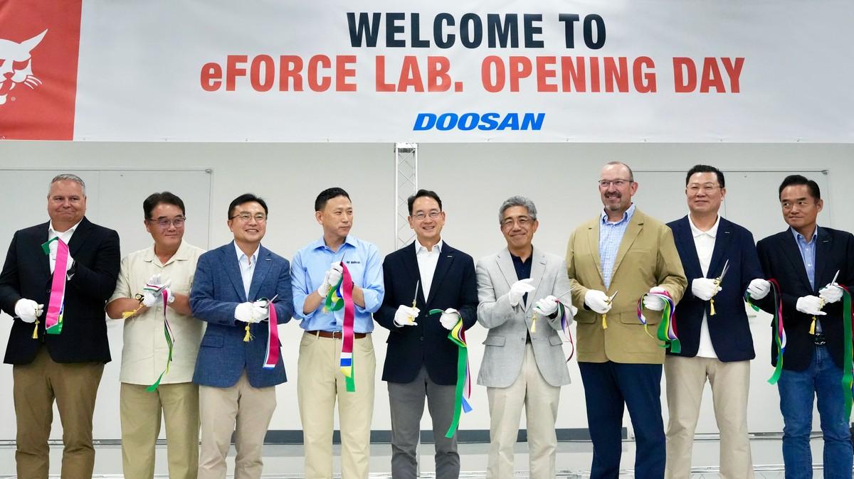 Feierliche Eröffnung des „eFORCE LAB“ in Südkorea. | Foto: Bobcat Feierliche Eröffnung des „eFORCE LAB“ in Südkorea. | Foto: Bobcat