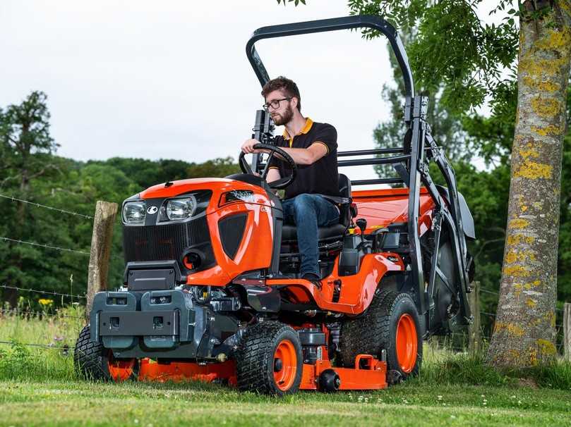 Die Profi-Mähtraktoren der G-Serie bietet Kubota mit Boden- und Hochentleerung an. | Foto: Kubota