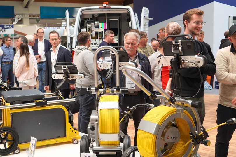 Fachlicher Austausch am Stand: Zahlreiche Besucher nutzten die Gelegenheit zum persönlichen Gespräch mit dem IBAK-Team. | Foto: IBAK Fachlicher Austausch am Stand: Zahlreiche Besucher nutzten die Gelegenheit zum persönlichen Gespräch mit dem IBAK-Team. | Foto: IBAK