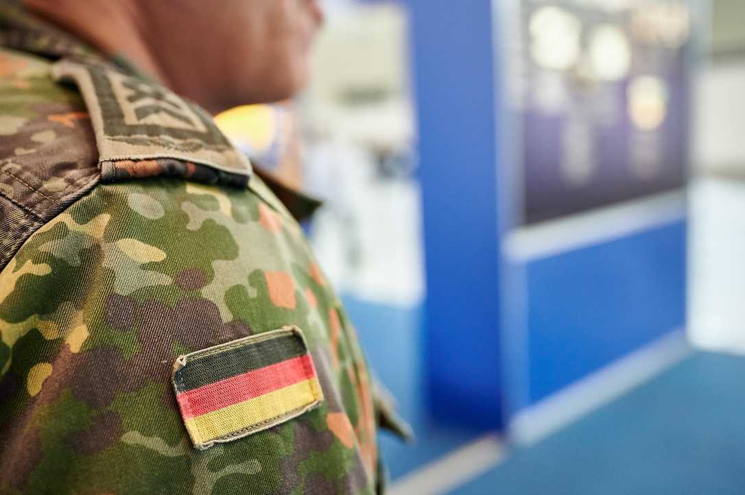 ZDB kritisiert geplante Aussetzung des Losgrundsatzes bei Bundeswehr-Infrastruktur ZDB kritisiert geplante Aussetzung des Losgrundsatzes bei Bundeswehr-Infrastruktur