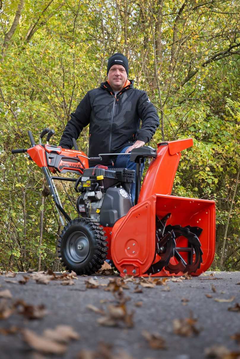 Bereit für den Winter: Experte Roman Mühleck aus dem Ariens-Produktmarketing. | Foto: AriensCo GmbH