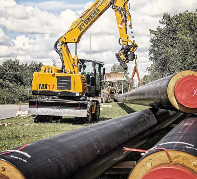 ESchwere Rohre heben und bewegen ist für den MX17 kein Problem.