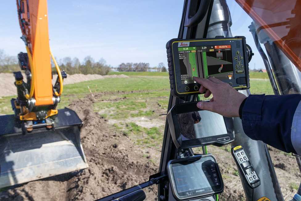 Leica 3D-Maschinensteuerung MC1 zum Nachrüsten für den Develon Bagger DX225LC-7X