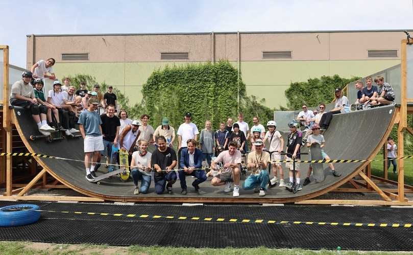 Große Freude herrschte bei der offiziellen Übergabe der neuen Skaterrampe im Park der Landesgartenschau in Wangen. | Foto: Landesgartenschau Wangen