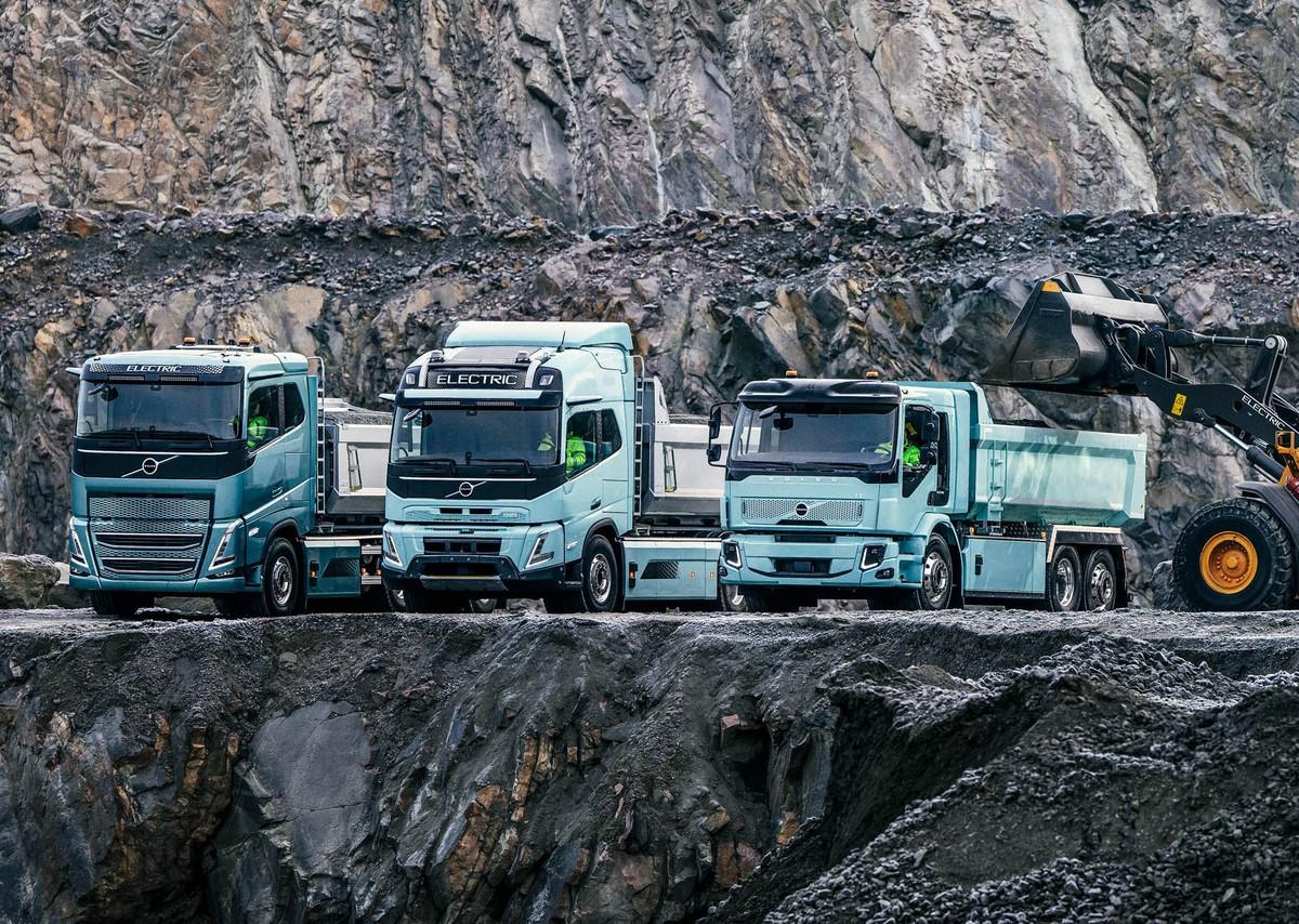 Volvo Trucks zeigt auf der bauma seine elektrischen Bau-Helden FH Electric, FMX Electric und FE Electric. | Foto: Volvo Trucks