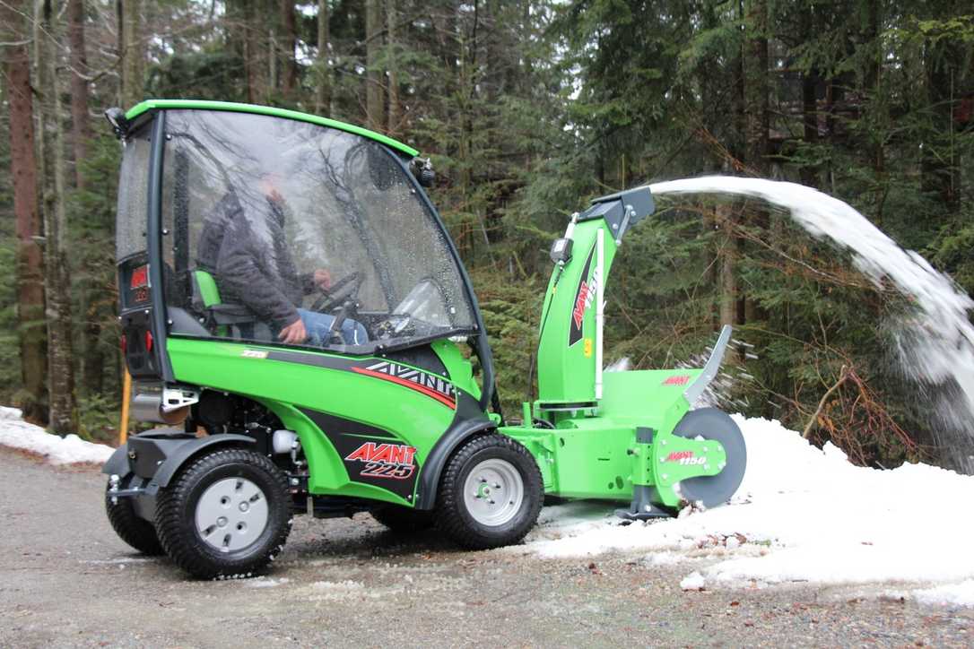 So kommt ein Avant-Lader beim Baumwipfelpfad zum Einsatz