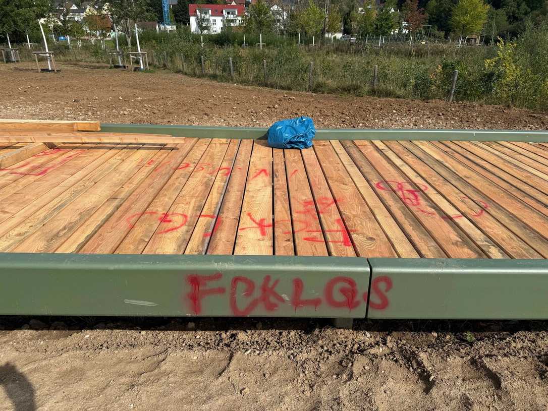 Ärger wegen Schmierereien auf Landesgartenschau-Areal Ärger wegen Schmierereien auf Landesgartenschau-Areal