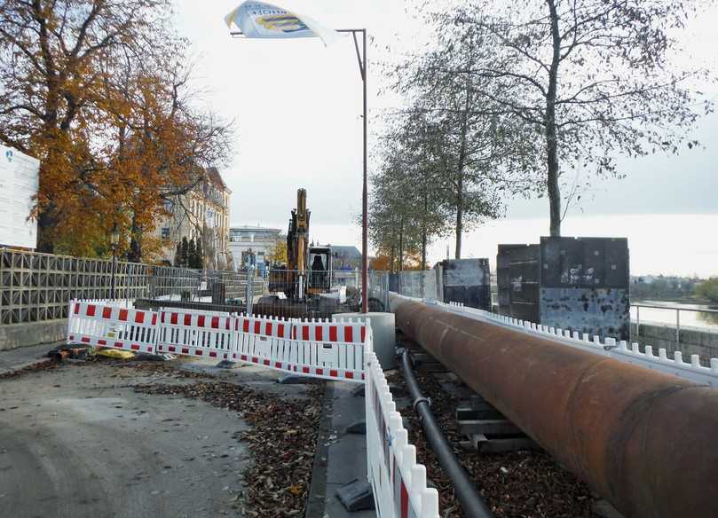 Baustellensituation mit Abwasserhaltung entlang des Elbufers | Foto: MC-Bauchemie, Bottrop