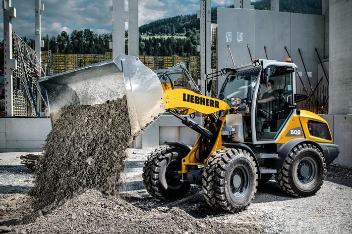 Einsatz auf der Baustelle: Der L 508 Compact ist größer und breiter geworden. | Foto: Liebherr