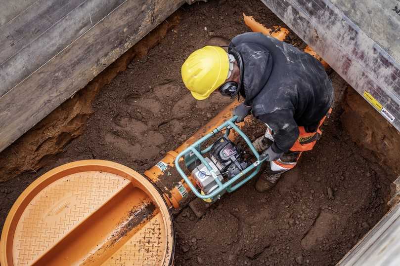 Aufgrund der aggressiven Bestandteile im Abwasser waren sich Planer und Auftraggeber einig, auf den Werkstoff PP zu setzen. | Foto: Rehau