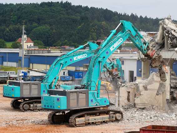Kobelco-Auftritt unter eigener Flagge