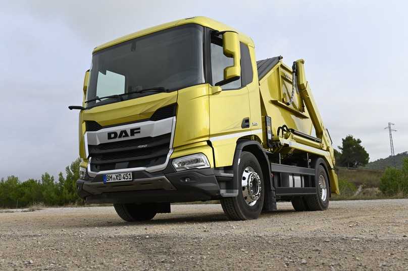 DAF XD 450 4x2 mit Meiller-Absetzkipper AK12 | Foto: DAF