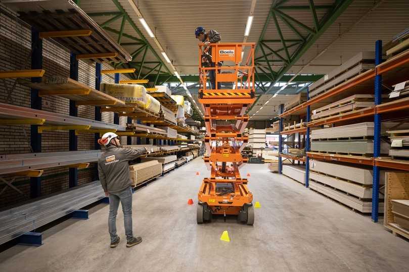 Auch die Bedienung von Hubwagen birgt Risiken. Als IPAF-Mitglied bietet Boels Rental dafür Schulungen an. | Foto: Boels Auch die Bedienung von Hubwagen birgt Risiken. Als IPAF-Mitglied bietet Boels Rental dafür Schulungen an. | Foto: Boels
