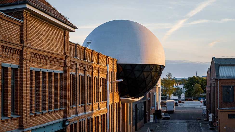 „Sphere“ in Leipzig: Sonne in Beton gegossen