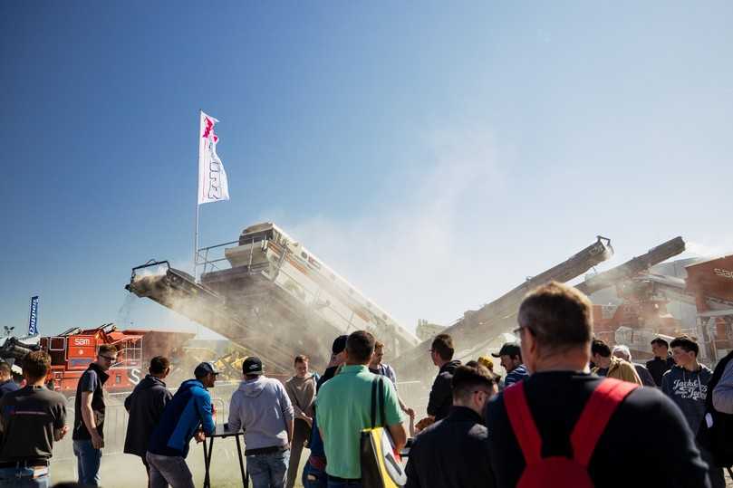Die Live-Demonstration der ausgestellten Maschinen macht den Reiz der Doppelmesse Recycling Aktiv & Tiefbau Live (RATL) aus. | Foto: Messe Karlsruhe Die Live-Demonstration der ausgestellten Maschinen macht den Reiz der Doppelmesse Recycling Aktiv & Tiefbau Live (RATL) aus. | Foto: Messe Karlsruhe