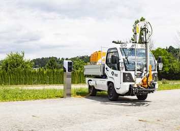 Neuer Elektrotransporter als Geräteträger oder Lieferwagen