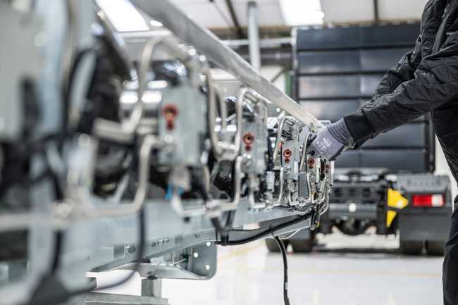 CMB.Tech in Antwerpen rüstet den Dieselmotor des Ford F-Max mit einem Wasserstoff-Einspritzring aus. | Foto: Ford Trucks