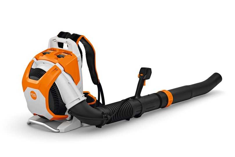 Mit einer Blaskraft von bis zu 35 Newton ist das neue BRA 600 das Top-Modell unter den rückentragbaren Blasgeräten im Stihl Akku-Sortiment. | Foto: Stihl Mit einer Blaskraft von bis zu 35 Newton ist das neue BRA 600 das Top-Modell unter den rückentragbaren Blasgeräten im Stihl Akku-Sortiment. | Foto: Stihl