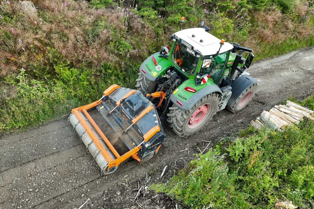 Forstmulcher und Fräsen von Vogt: TMC-Technik für Wegebau und professionelle Rodung Forstmulcher und Fräsen von Vogt: TMC-Technik für Wegebau und professionelle Rodung