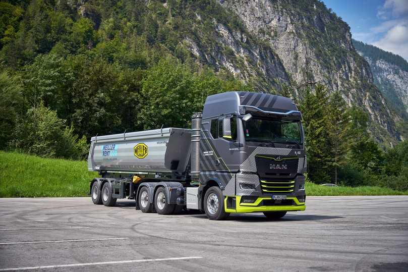 Seinen Wasserstoffverbrenner zeigt MAN im Prototyp eines 520 PS starken hTGX-Kippsattelzuges. | Foto: MAN Truck & Bus