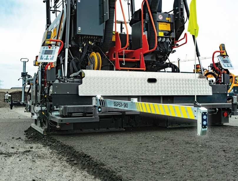Next-Level-Nivelliersystem: Moba hat die Schichtdickenmessung Pave-TM in den Super-Ski integriert. | Foto: Moba Next-Level-Nivelliersystem: Moba hat die Schichtdickenmessung Pave-TM in den Super-Ski integriert. | Foto: Moba