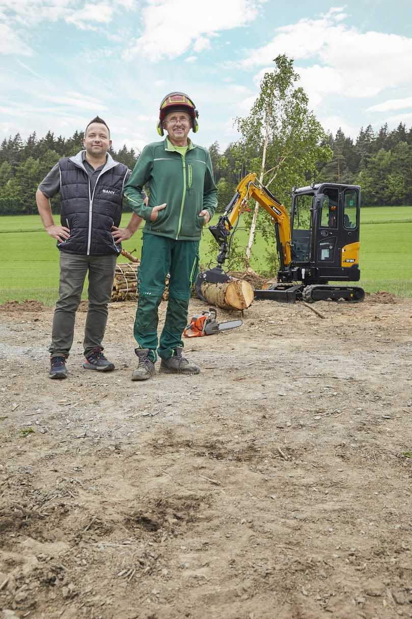 Heiko Schmidt (Sany Händler BGU Großmaschinen) mit Kunde Kurt Trammer | Foto: Sany