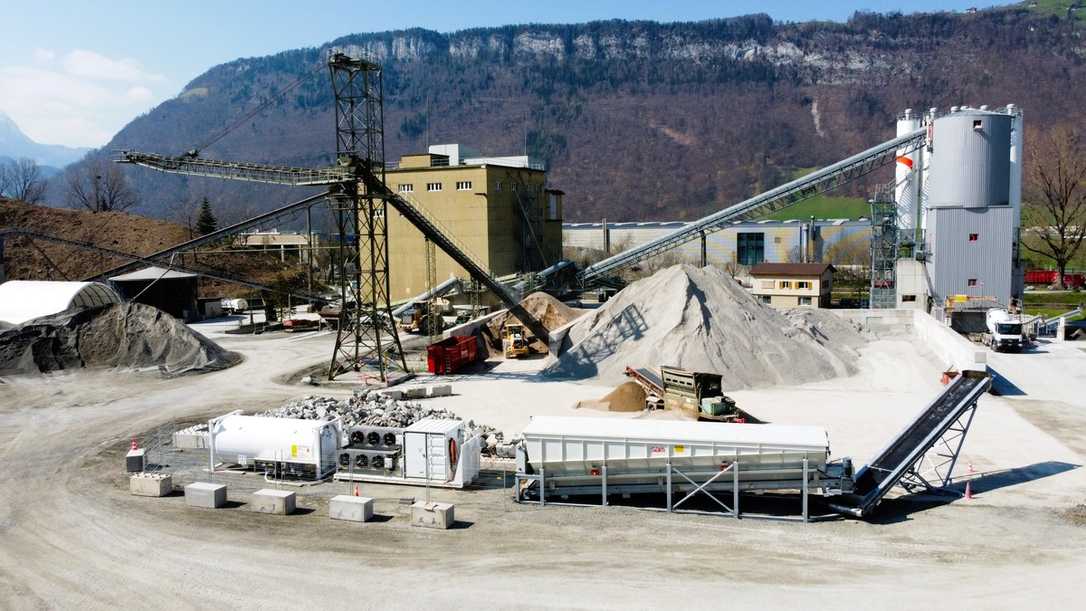 Dekarbonisierung am Bau: Zementriese Holcim investiert in CO2-Speicheranlagen von Neustark