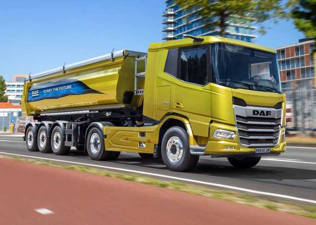 Der DAF XD mit komplett neuer Kabine als Kippsattelzug. | Foto: DAF Trucks