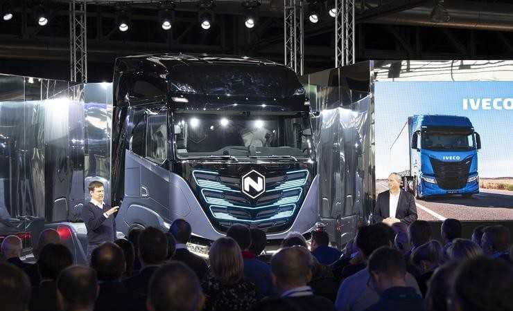 Iveco und Nikola enthüllen batterieelektrische Sattelzugmaschine