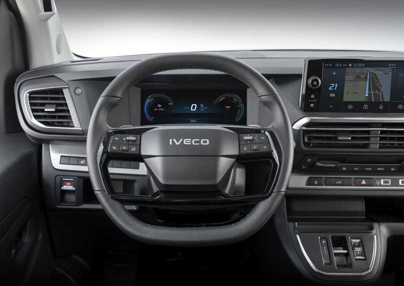 Den Fahrer des Iveco eSuperJolly empfängt ein aufgeräumtes Cockpit mit digitalen Instrumenten. | Foto: Iveco Den Fahrer des Iveco eSuperJolly empfängt ein aufgeräumtes Cockpit mit digitalen Instrumenten. | Foto: Iveco