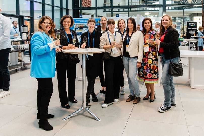 Beim Women in Construction Summit im Rahmen des Construction Equipment Forums kamen im Oktober 2023 Frauen zusammen, die in der Baubranche etwas bewegen wollen. | Foto: Offenblende/Kerstin Vihman