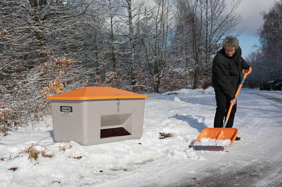 Schnee räumen und Salz streuen mit nachhaltigen Winterdienst-Produkten von Cemo