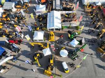 Von Kettenbagger bis Knikmops: Frischer Wind bei Schlüter