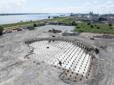 1500 Pfähle für die größten LNG-Tanks Europas