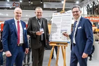 Arbeiten an PV-Anlagen auf Dächern nur mit Absturzsicherung erlaubt
