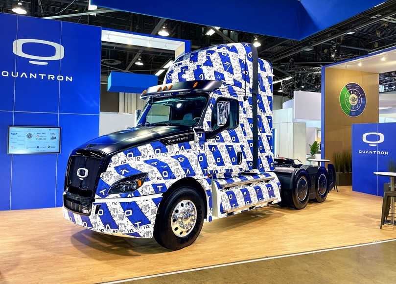 Den wasserstoffelektrische Quantron FCEV Class 8 US-Truck für den US-Markt zeigte das Unternehmen als Prototyp auf der Anaheim Truck Show in Kalifornien. | Foto: Quantron AG