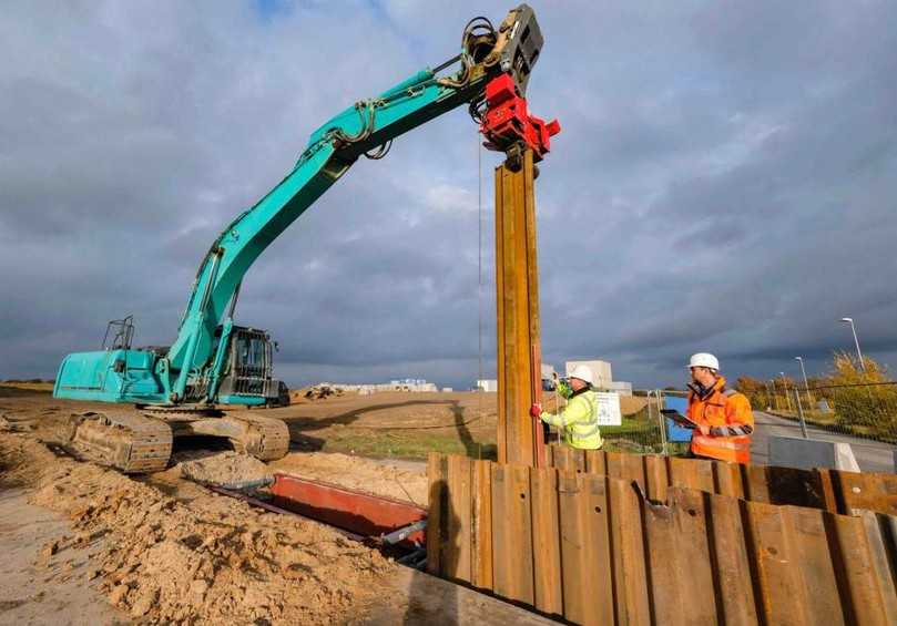 Die Arbeit der Prüfingenieure auf den Baustellen zur Sicherung der Bauqualität und Arbeitssicherheit wird von den kommunalen Auftraggebern und Netzbetreibern sehr positiv bewertet. | Foto: Güteschutz Kanalbau