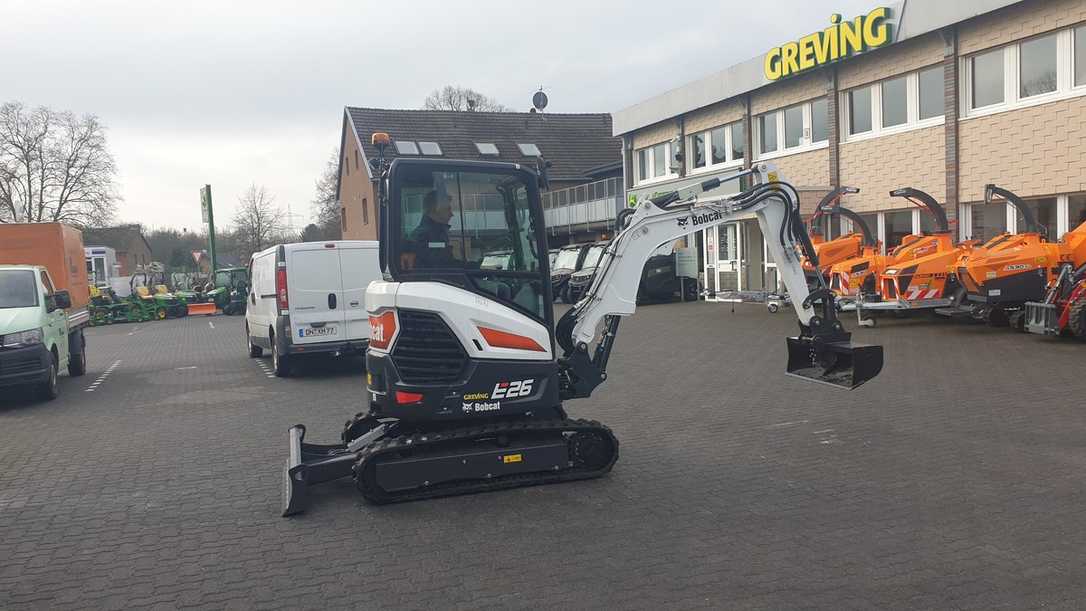 Der Minibagger E26 von Bobcat im exklusiven Test der Redaktion B_I galabau